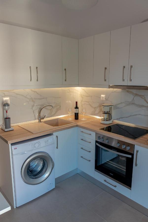 Dimi Seafront Apartment By Rentals Pro Services - Nea Moudania Ngoại thất bức ảnh
