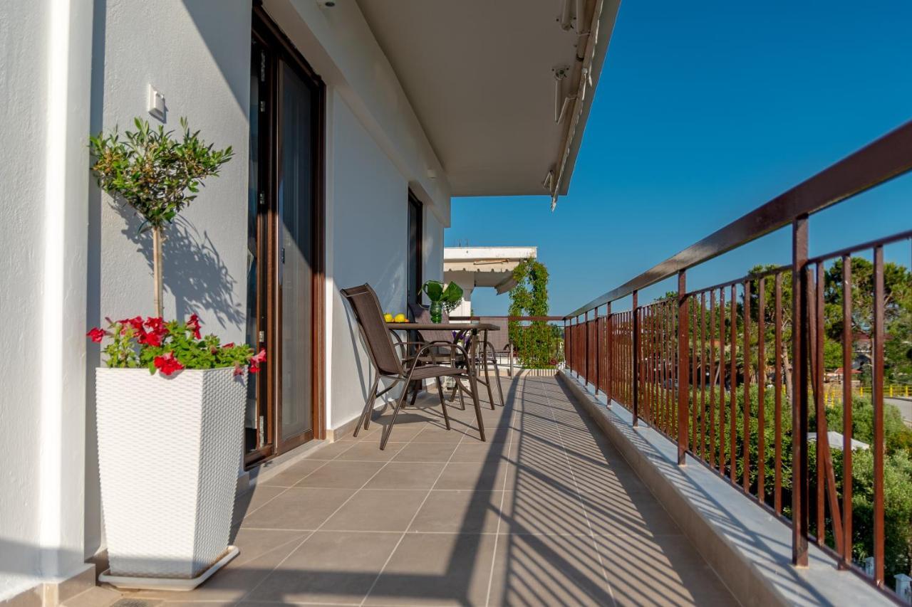Dimi Seafront Apartment By Rentals Pro Services - Nea Moudania Ngoại thất bức ảnh