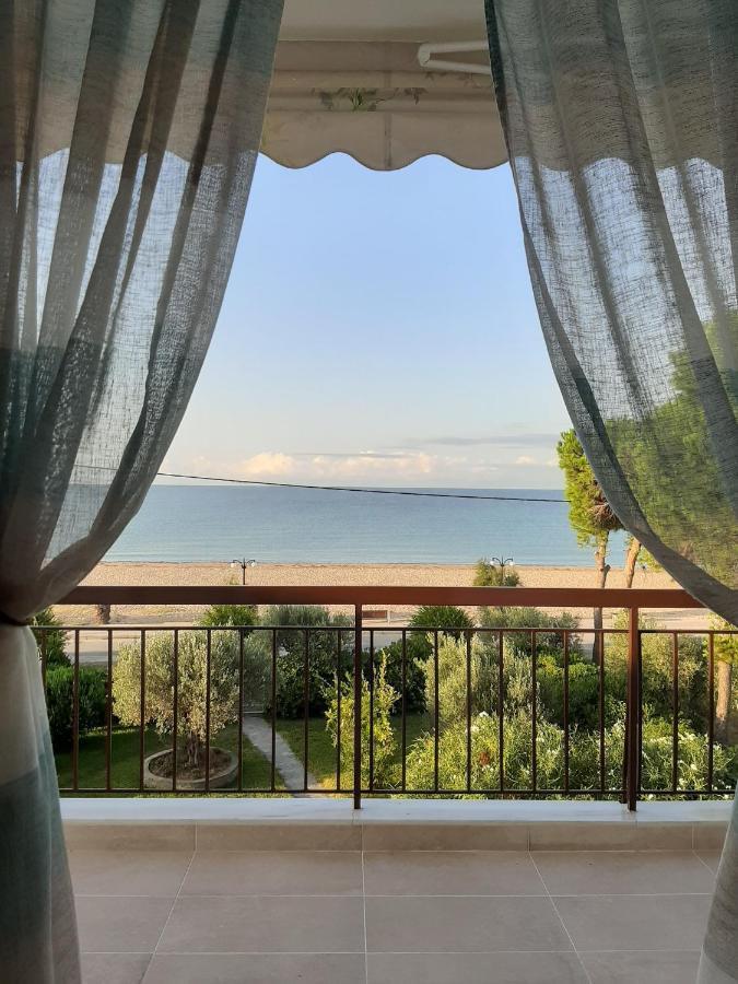Dimi Seafront Apartment By Rentals Pro Services - Nea Moudania Ngoại thất bức ảnh